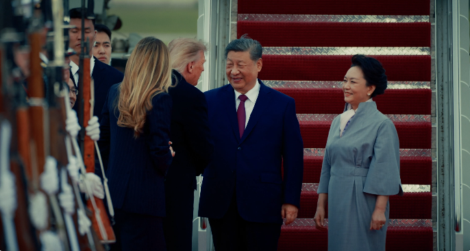 Сі Цзіньпін прибув до Вашингтона, його особисто зустрів Трамп 